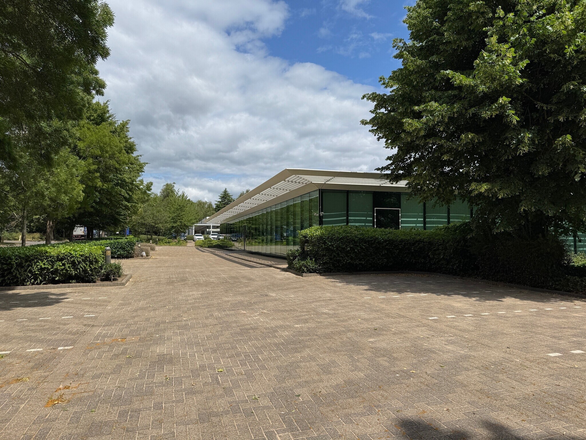 2 Bramley Rd, Milton Keynes à louer Photo de l’immeuble– Image 1 sur 5