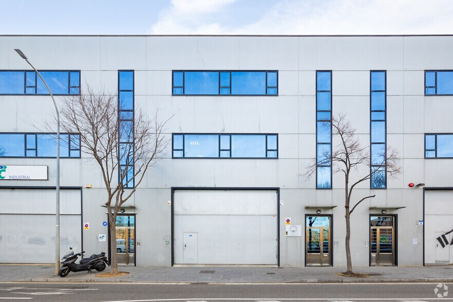 Industriel/Logistique dans El Prat de Llobregat, Barcelona à louer - Photo de l’immeuble – Image 1 sur 2