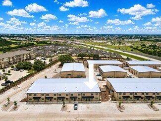 Plus de détails pour 401 S Chitalpa St, Leander, TX - Local d'activités à louer