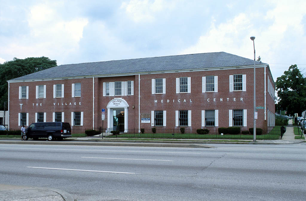 4200 Edmondson Ave, Baltimore, MD à louer Photo principale– Image 1 sur 4