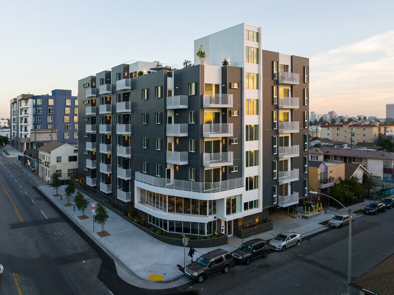 660 N Oxford Ave, Los Angeles, CA à vendre - Photo de l’immeuble – Image 2 sur 18