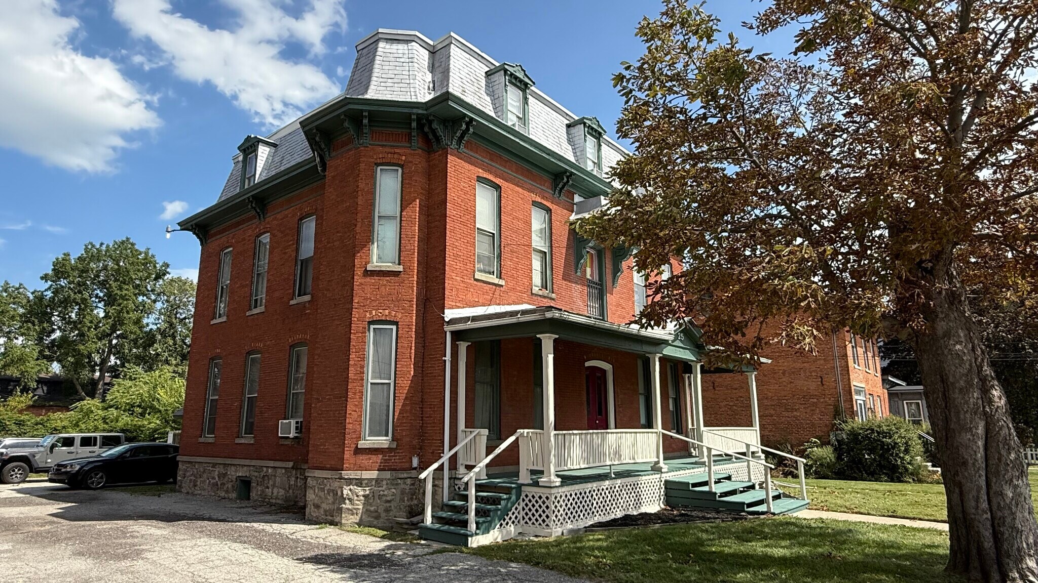 Elm Portfolio portefeuille de 2 biens à vendre sur LoopNet.fr Photo principale– Image 1 sur 10