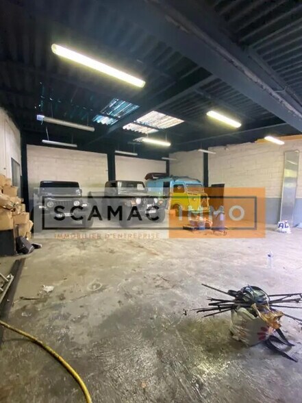 Industriel/Logistique dans Issy-les-Moulineaux à vendre - Photo de l’immeuble – Image 2 sur 4