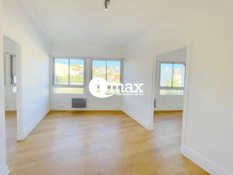 51 Boulevard Henri Sellier, Suresnes à louer - Photo de l’immeuble – Image 1 sur 7