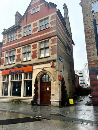 Plus de détails pour 122-124 High St, Slough - Bureau à louer