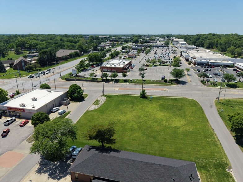 6229-6239 Quivira Rd, Shawnee, KS à vendre - Aérien – Image 2 sur 4