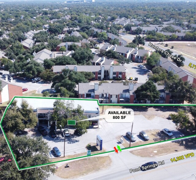 13033 Pond Springs Rd, Austin, TX à louer - Photo de l’immeuble – Image 3 sur 5
