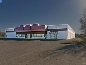 2929 32nd Ave NE, Calgary, AB à louer Photo intérieure– Image 1 sur 1