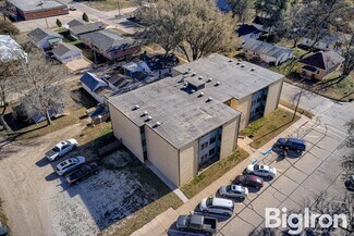 Plus de détails pour 130 S 5th St, Hebron, NE - Logement à vendre