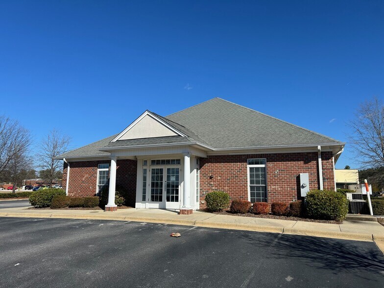 3210 Ray Rd, Spring Lake, NC à louer - Photo de l’immeuble – Image 3 sur 6