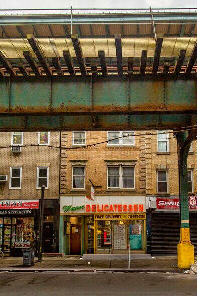 94-12 Jamaica Ave, Woodhaven, NY à vendre - Photo de l’immeuble – Image 2 sur 32