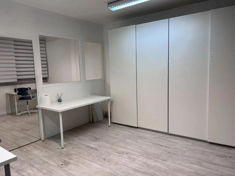 Bureau dans Paris à vendre - Photo de l’immeuble – Image 2 sur 4