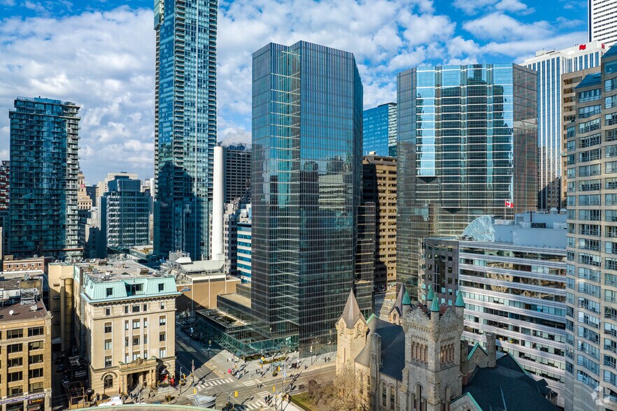 200 King St W, Toronto, ON à louer - Photo de l’immeuble – Image 1 sur 6
