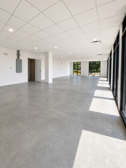 1400 E Hoffer St, Kokomo, IN à louer - Photo de l’immeuble – Image 2 sur 20