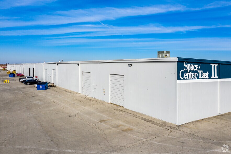 12027 E 51st St, Tulsa, OK à louer - Photo de l’immeuble – Image 3 sur 15