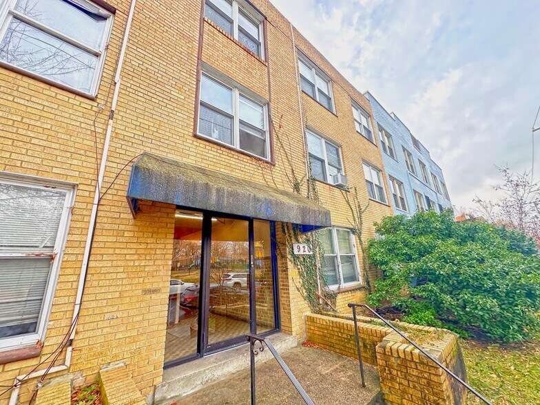 920 Madison St NW, Washington, DC à vendre - Photo de l’immeuble – Image 3 sur 7