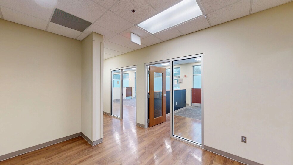 5301 Wilkinson Blvd, Charlotte, NC à louer - Numérisation 3D Matterport – Image 2 sur 26
