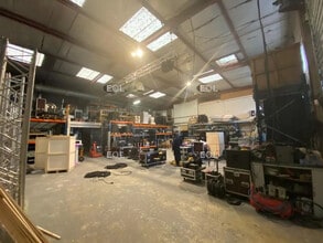 Industriel/Logistique dans Lagny-sur-Marne à vendre Photo intérieure– Image 2 sur 5