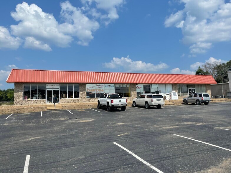 380 S Harkrider St, Conway, AR à louer - Photo de l’immeuble – Image 1 sur 7