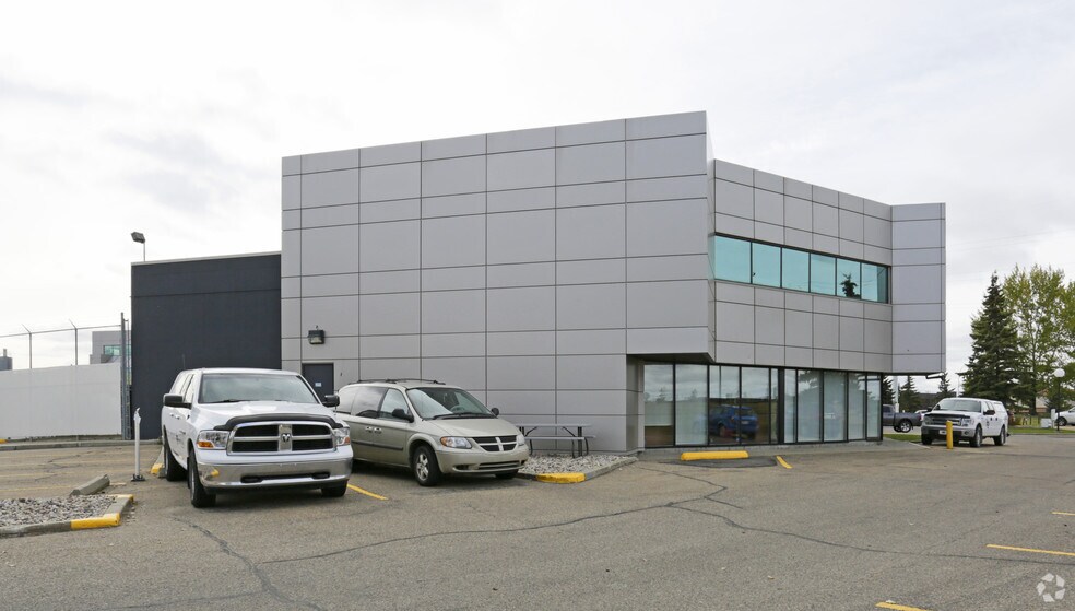 4253 97th St NW, Edmonton, AB à vendre - Photo de l’immeuble – Image 3 sur 4