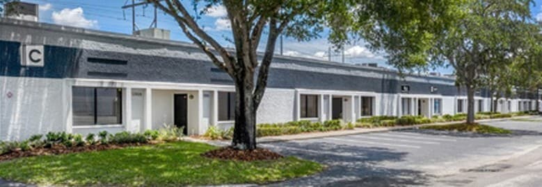 13300 McCormick Dr, Tampa, FL à louer Photo de l’immeuble– Image 1 sur 1