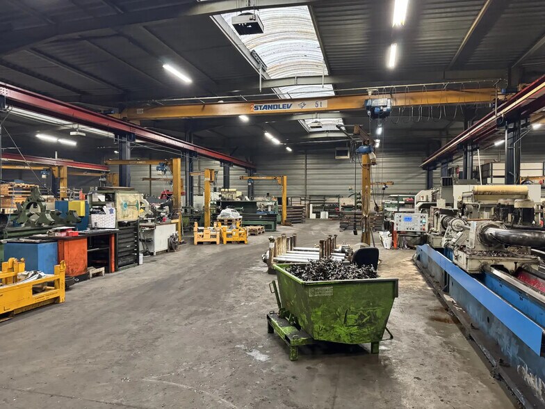 Local d'activités dans SAINT-OUEN-L'AUMONE à vendre - Photo intérieure – Image 2 sur 10