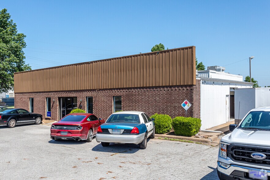 1820 Ford Ave, Springdale, AR à louer - Photo de l’immeuble – Image 2 sur 13