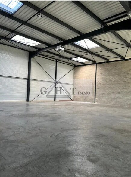 Bureau dans Gennevilliers à louer - Photo de l’immeuble – Image 3 sur 7