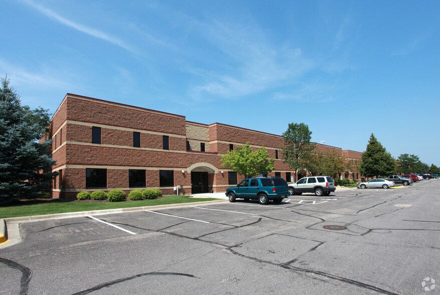 7145 Boone Ave N, Minneapolis, MN à louer - Photo principale – Image 1 sur 7