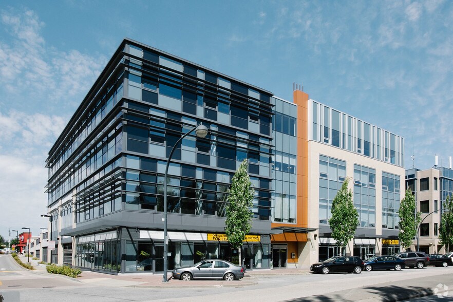 7327 137th St, Surrey, BC à louer - Photo principale – Image 1 sur 8