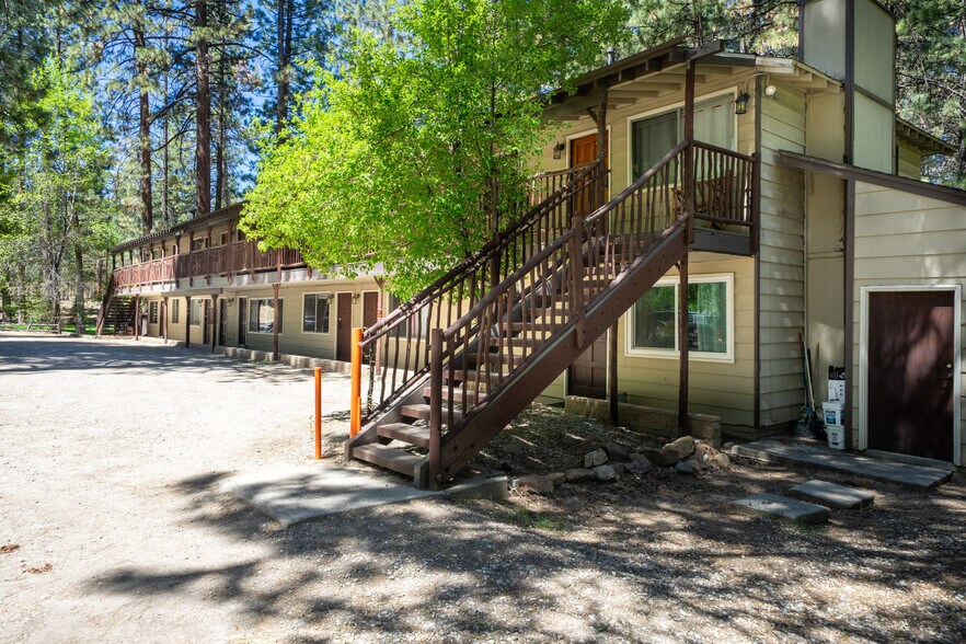 42268 Moonridge Rd, Big Bear Lake, CA à vendre - Photo de l’immeuble – Image 3 sur 22