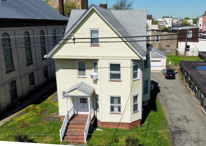 331-341 High St, Perth Amboy, NJ portefeuille de 1 biens à vendre sur LoopNet.fr - Photo de l’immeuble – Image 3 sur 4