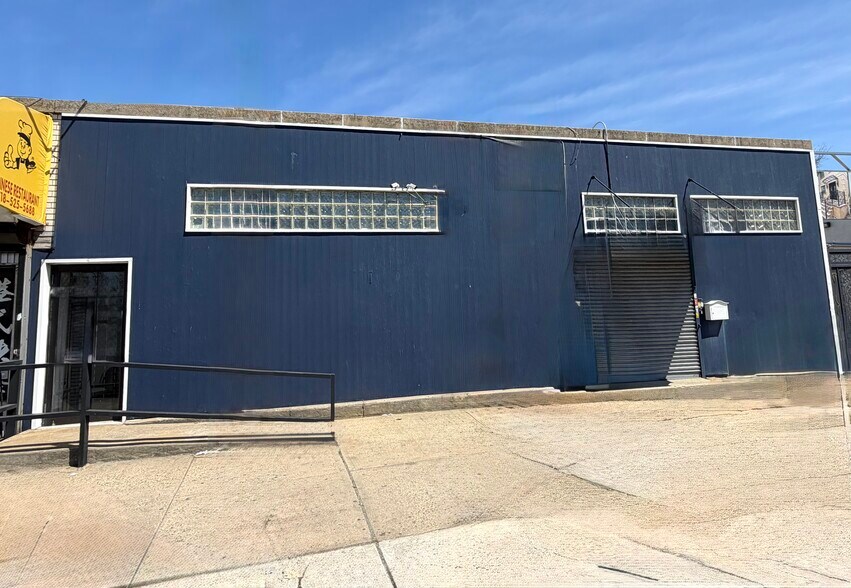 153-33 Rockaway Blvd, Jamaica, NY à vendre - Photo de l’immeuble – Image 1 sur 8