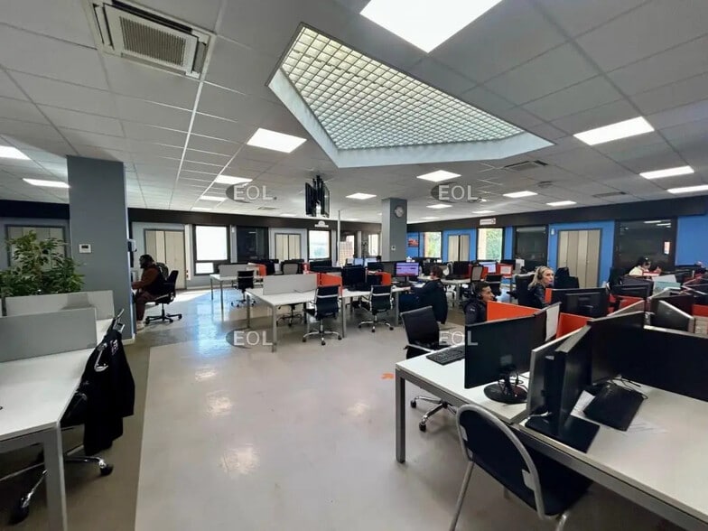 Bureau dans Marseille à louer - Photo de l’immeuble – Image 1 sur 14