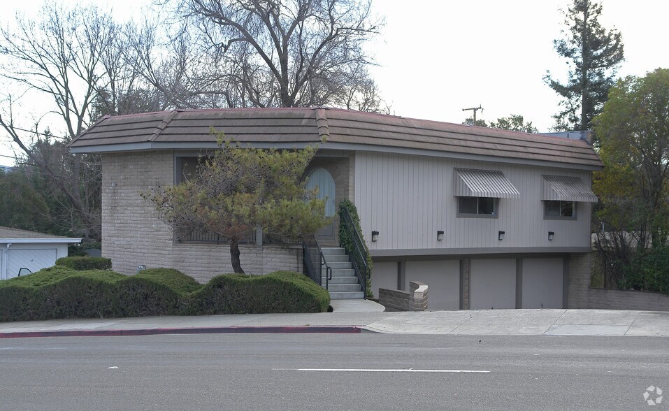 1176 Boulevard Way, Walnut Creek, CA à vendre - Photo de l’immeuble – Image 1 sur 6