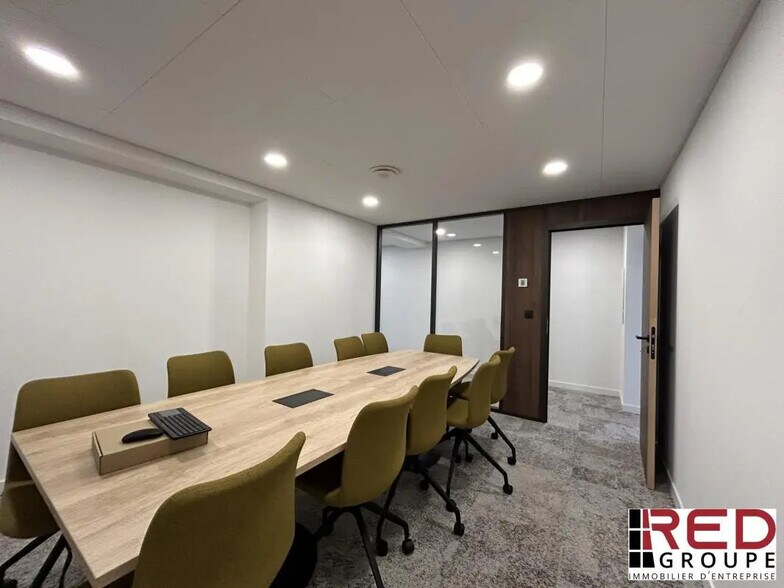 Bureau dans Gignac-la-Nerthe à louer - Photo de l’immeuble – Image 3 sur 5