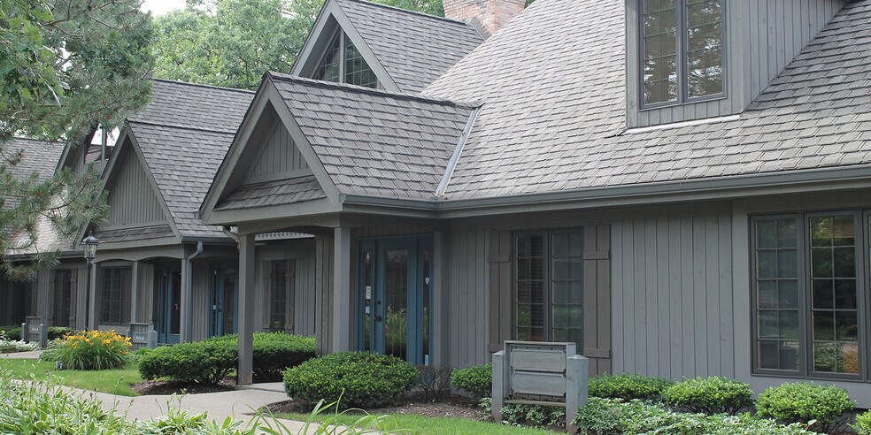 475 W Terra Cotta Ave, Crystal Lake, IL à louer - Photo de l’immeuble – Image 3 sur 7