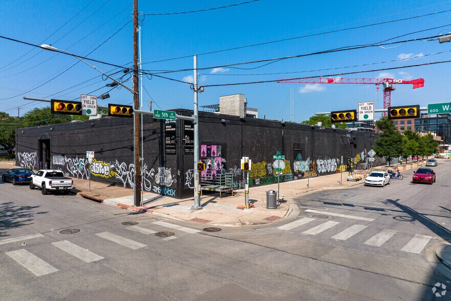 501 Waller St, Austin, TX à louer - Photo de l’immeuble – Image 2 sur 8
