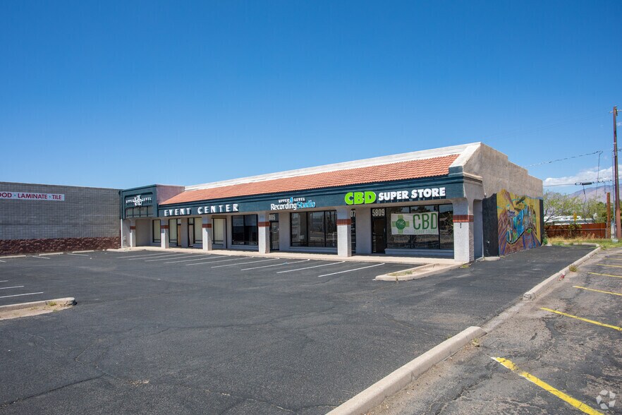5801-5809 E 22nd St, Tucson, AZ à vendre - Photo de l’immeuble – Image 2 sur 6