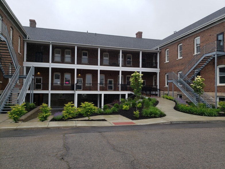 5719 Lawton Loop East Dr, Indianapolis, IN à louer - Photo de l’immeuble – Image 3 sur 3