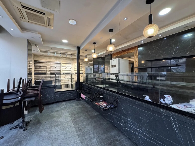 Local commercial dans Saint-Mandé à louer - Photo intérieure – Image 3 sur 8