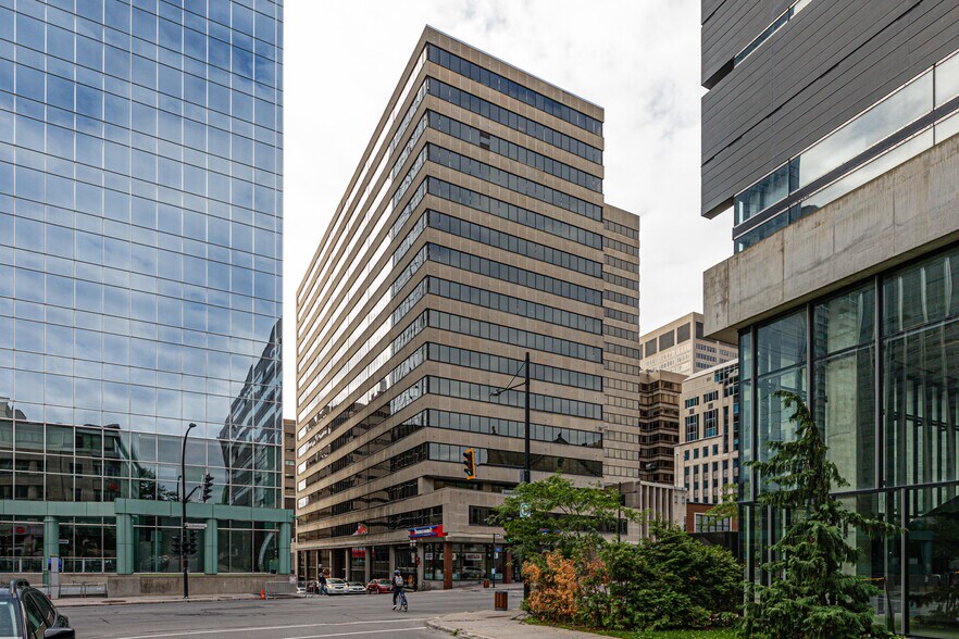 550 Rue Sherbrooke O, Montréal, QC à louer - Photo de l’immeuble – Image 2 sur 12