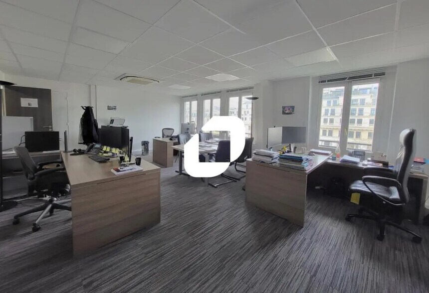 37 Avenue Des Champs Elysées, Paris à louer - Photo de l’immeuble – Image 2 sur 13