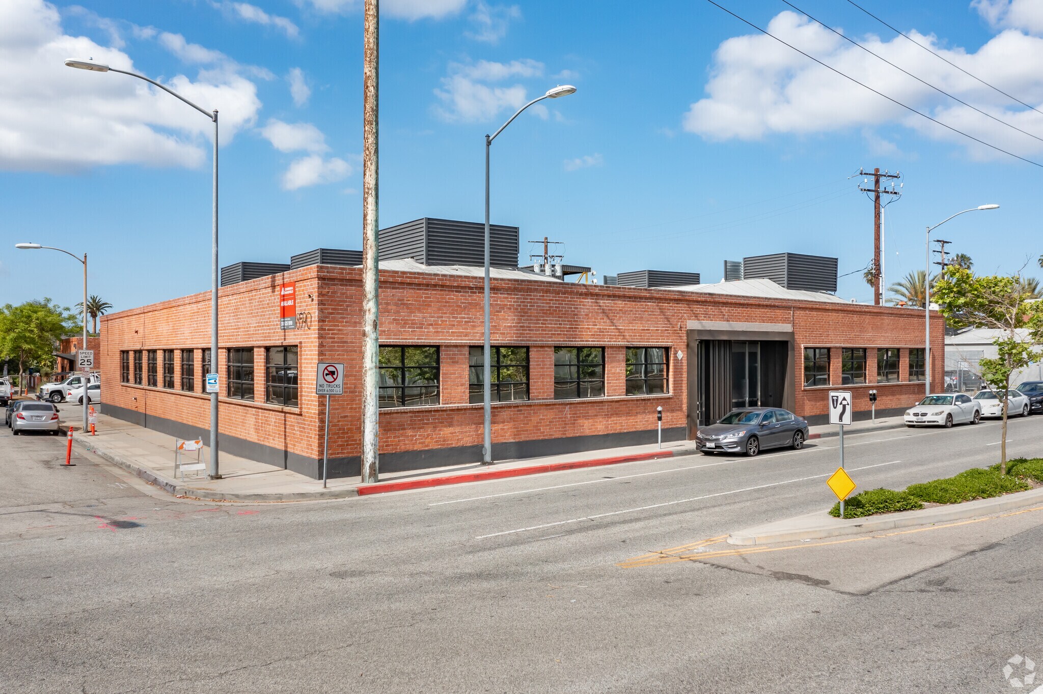 8590-8592 National Blvd, Culver City, CA à louer Photo principale– Image 1 sur 4