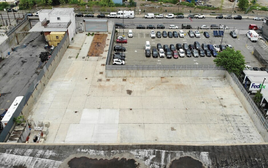 254 Maspeth Ave, Brooklyn, NY à louer - Photo de l’immeuble – Image 2 sur 6