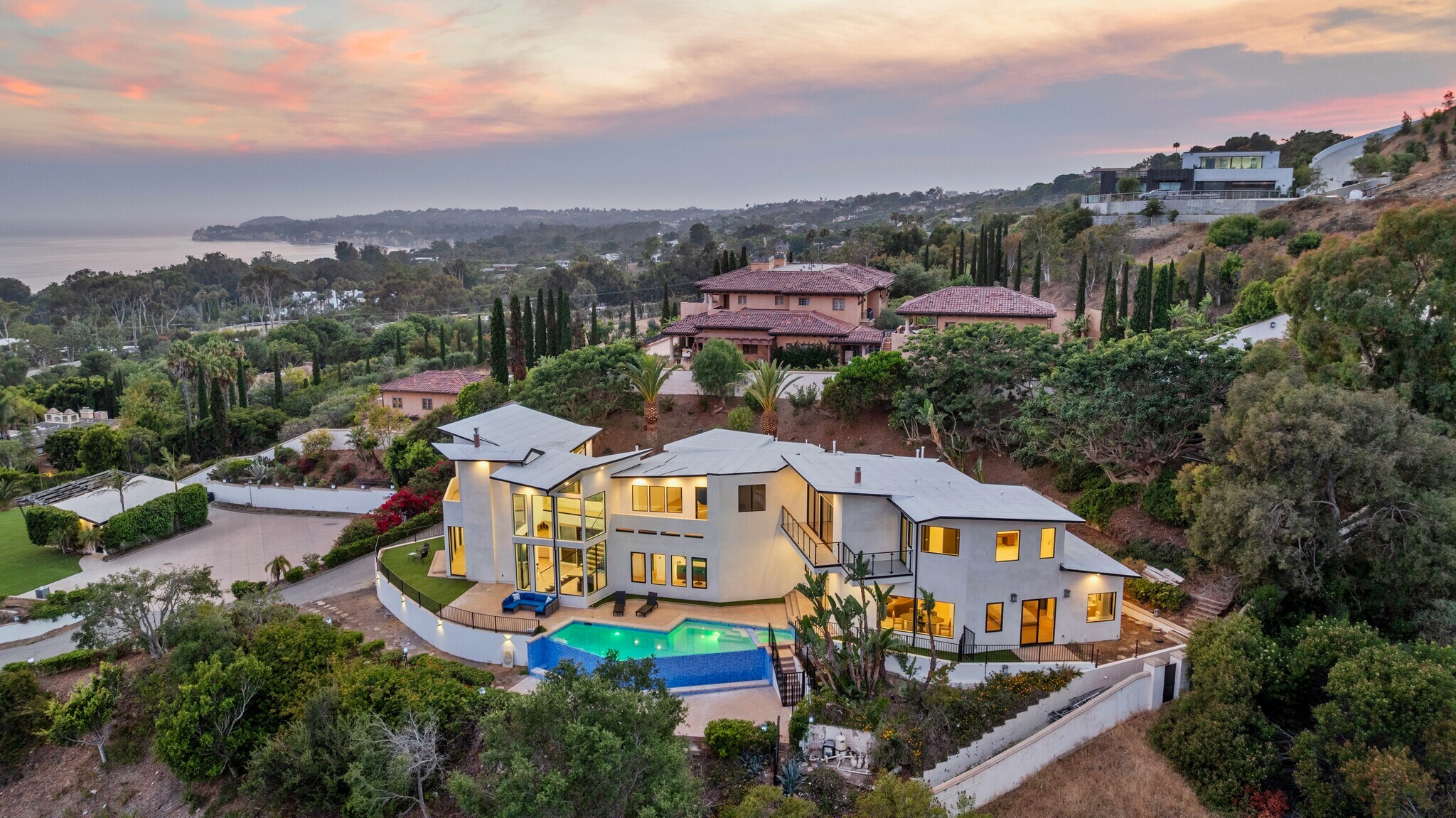 6380 Meadows Ct, Malibu, CA à louer Photo principale– Image 1 sur 38