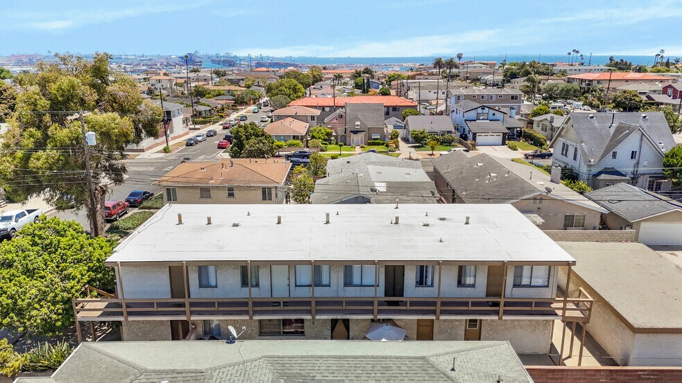 1023 W 24th St, San Pedro, CA à vendre - Photo de l’immeuble – Image 1 sur 15