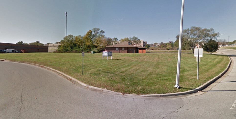 Brooktree Ln, Gladstone, MO à vendre Photo principale– Image 1 sur 3