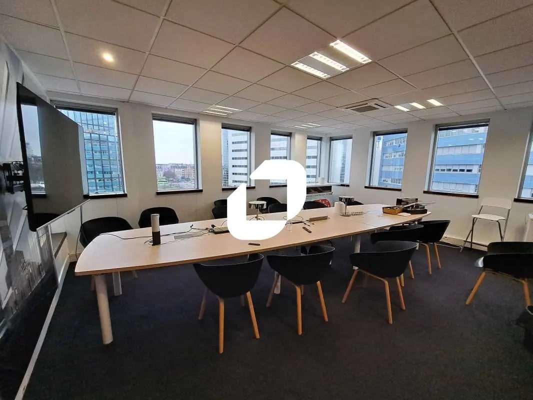 Bureau dans Montreuil à louer Photo de l’immeuble– Image 1 sur 9