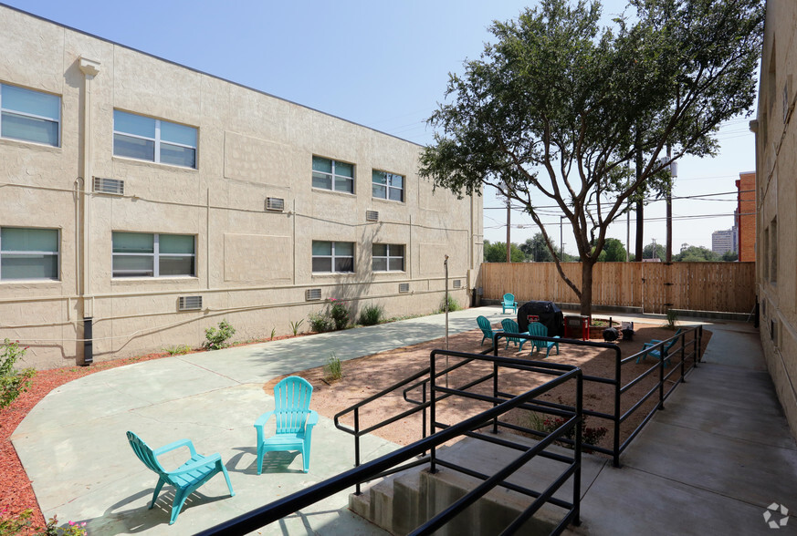 2101 Avenue Q, Lubbock, TX à louer - Photo de l’immeuble – Image 3 sur 16